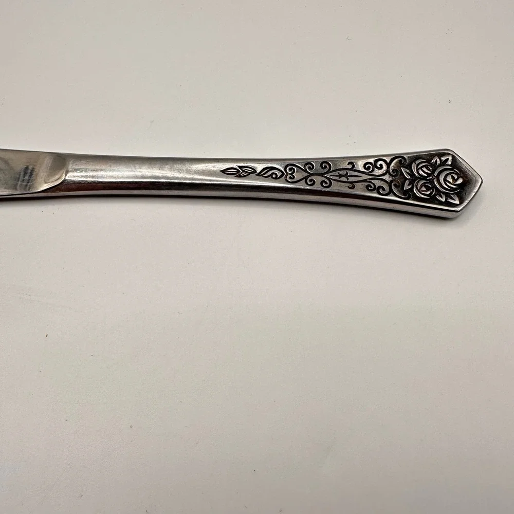 Oxford Hall Stainless Japan Rose Queen's Tapestry Serrated Dinner Knife Vintage